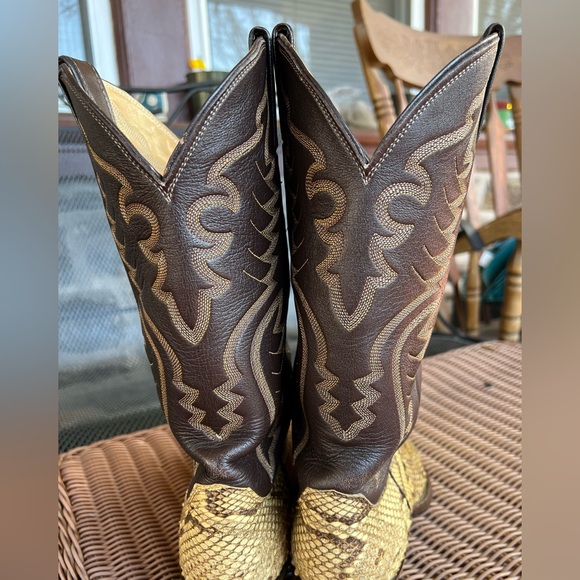 SOLD !!! Awesome Justin Exotic Rock Python Boots🤠 - Picture 8 of 11